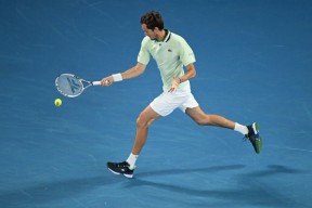 大坂直美巅峰对决，纳达尔与70激战C9分钟，赛事规则更新胜负难料！(深潜全集在线播放)九游官网