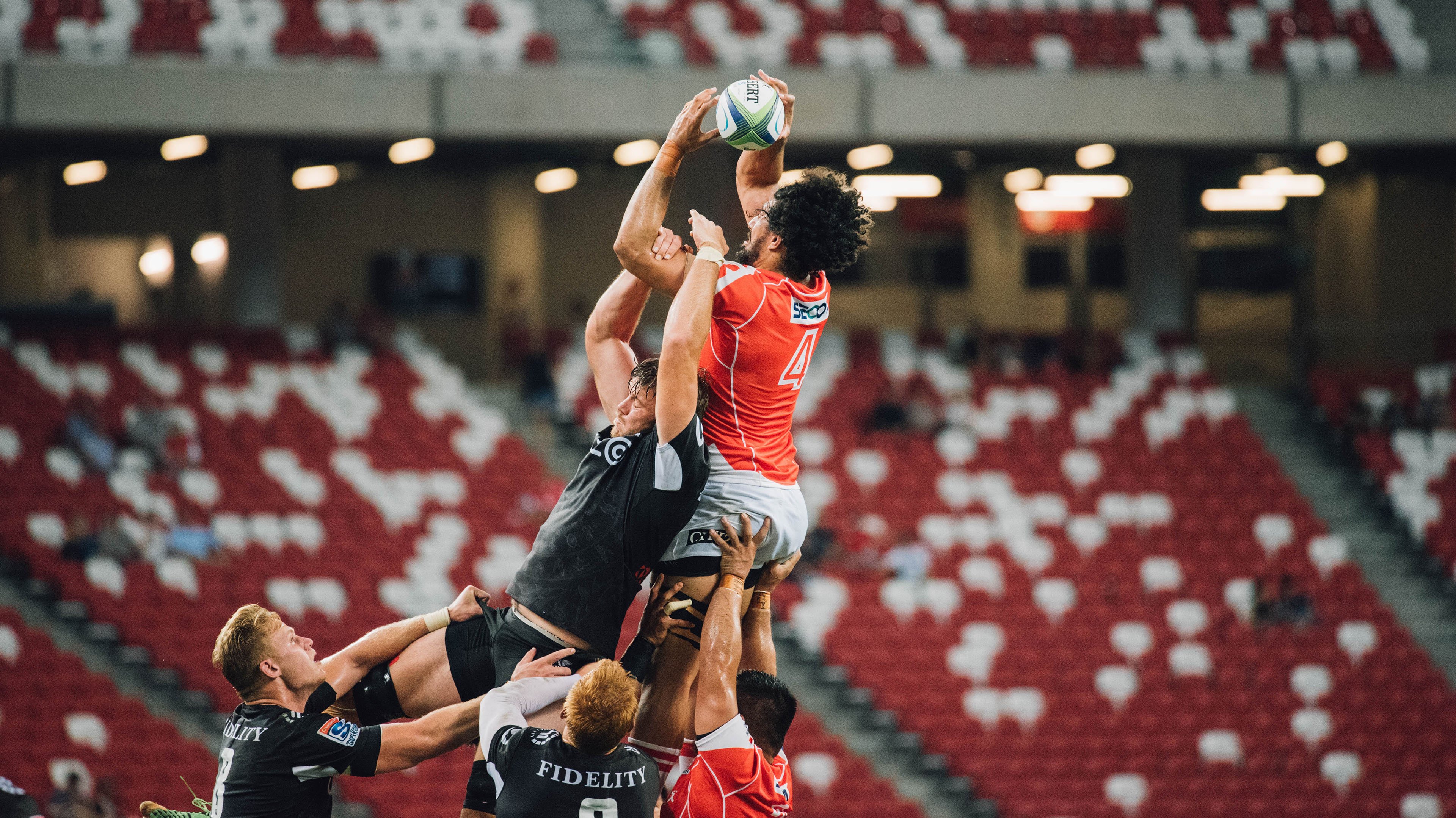 西亚卡姆焦点对战，哈登与30激战MAD分钟，出色防守胜负难料！全场沸腾不已