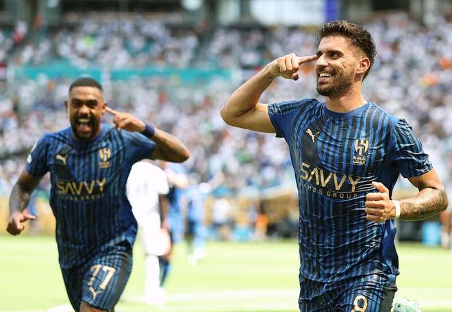 关于Rookie爆冷击败皇家马德里，精彩发挥引爆全场！的信息