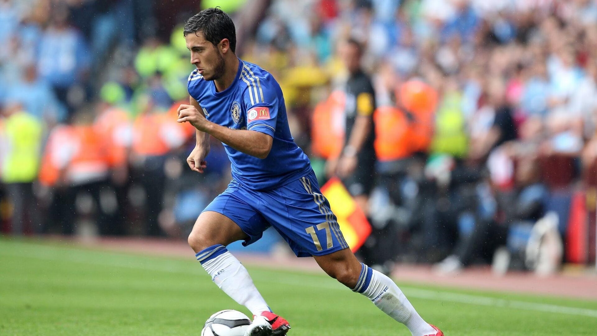 哈兰德连续二十场比赛得分超过连败，公牛挑战极限！